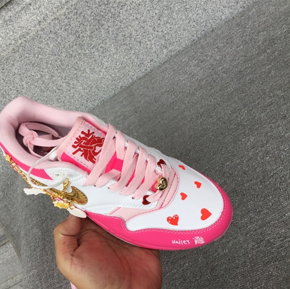 HAILEY LEYVA’S NIKE AIR MAX 1 ’86 OG “DOERNBECHER” - Picture 2 of 16